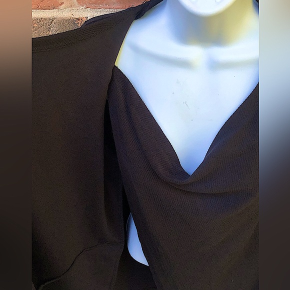 Weekends By Chico Black Convertible Cardigan. Woman’s Chico’s Size 0/US 4 - Picture 8 of 11